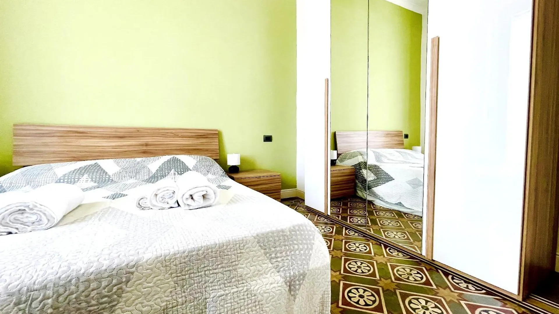 Charming Rooms Loreto 4 Milan Italy
