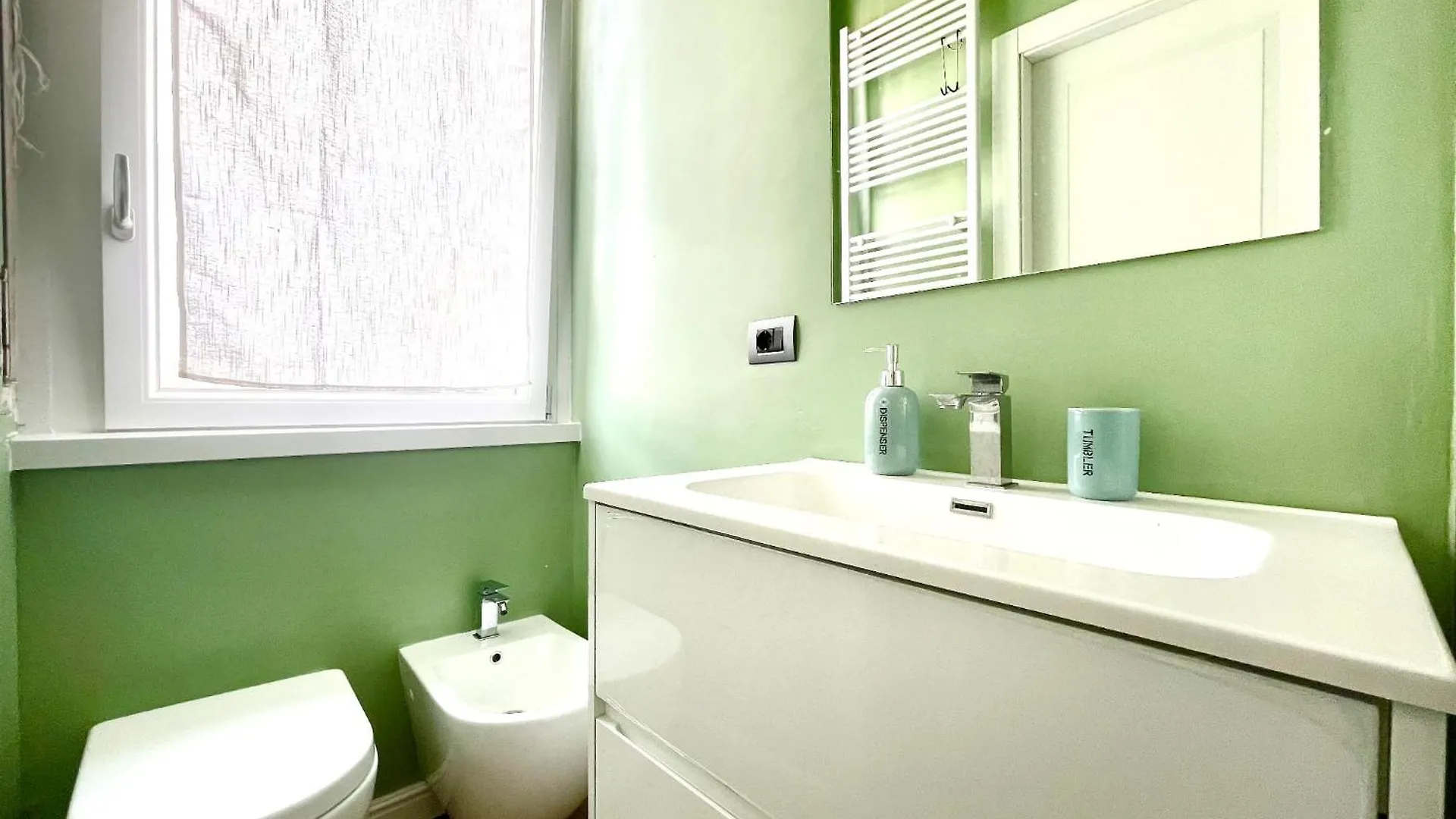 Charming Rooms Loreto 4 Milan 0*,  Italy